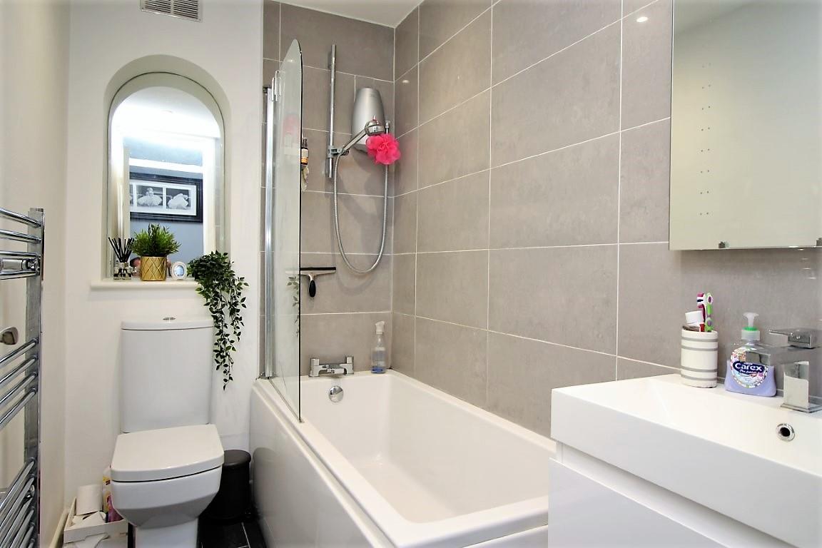Warbreck Drive, Tilehurst, Reading